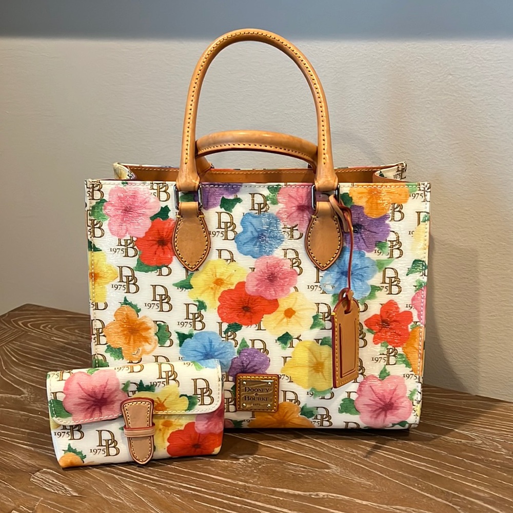 DOONEY & BOURKE SATCHEL WITH MINI WALLET